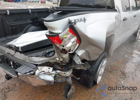 2015 Chevrolet Silverado 1500 1Lt from USA, damaged, VIN 3GCUKREC4FG459765